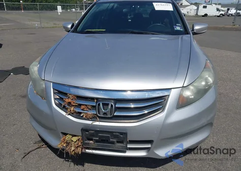 2011 Honda Accord 2.4 Lx z USA, uszkodzony, nr VIN 1HGCP2F33BA070497